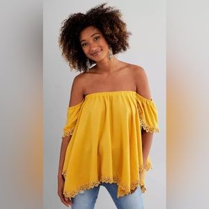 Buckle Yellow Off-Shoulder Tank Top